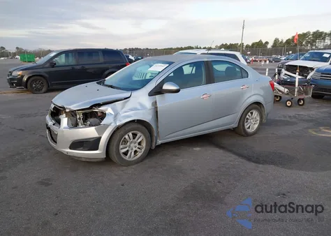2015 Chevrolet Sonic Lt Auto z USA, uszkodzony, nr VIN 1G1JC5SH3F4130960